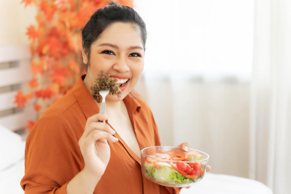 asian_woman_eating_healthy_for_mommy_makeover_in_turkey