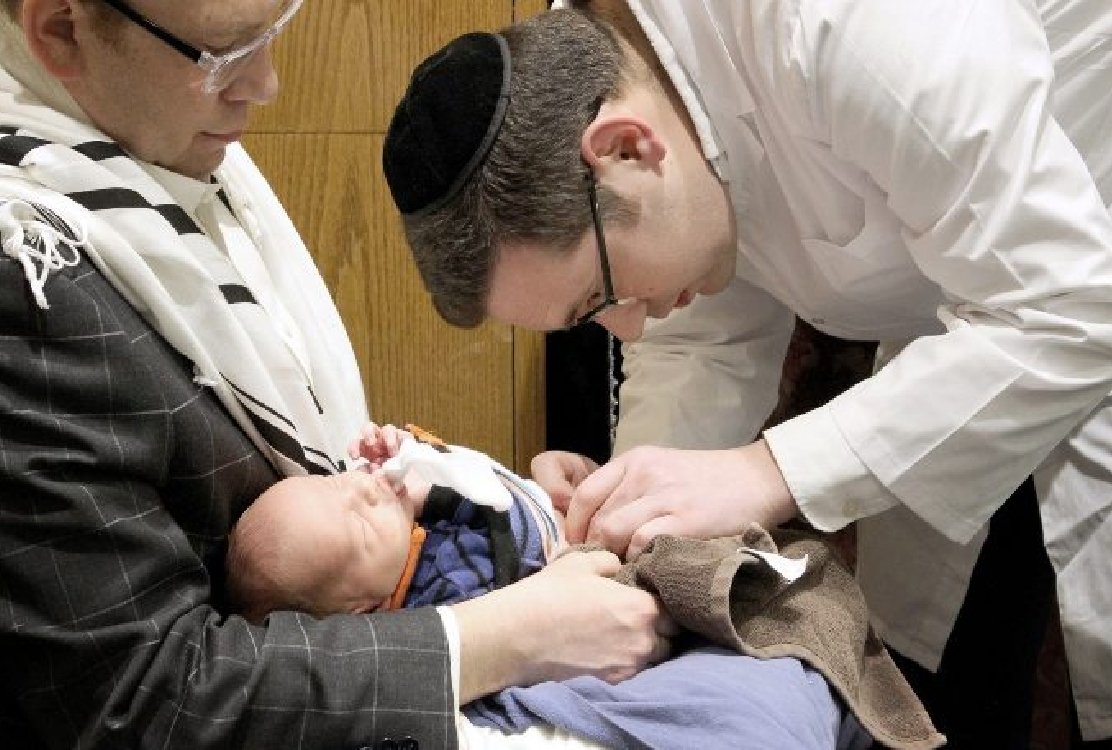 kid_after_jewish_circumcision_in_turkey