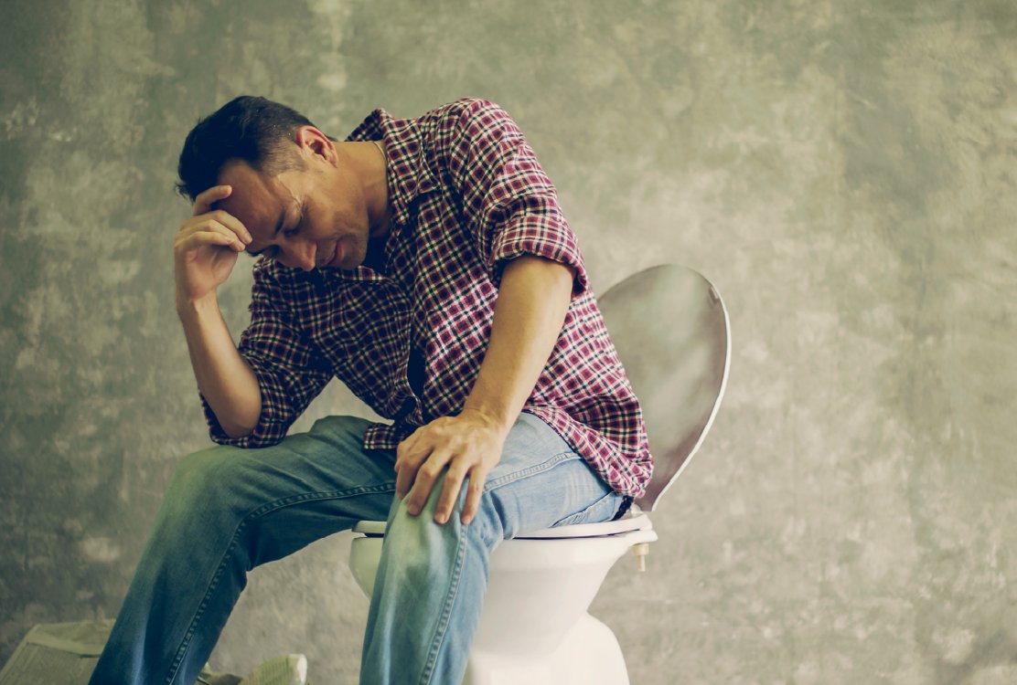 man_shitting_before_hemorrhoidectomy_in_turkey