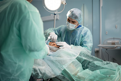 surgeons_in_block_practicing_piezo_rhinoplasty_in_turkey